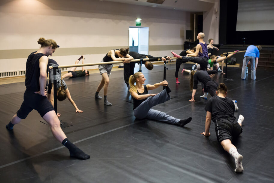 Zdjęcie: Olsztyn: Audycja dla młodych tancerzy do spektaklu Olsztyńskiego Teatru Tańca w choreografii Aleksandry Salej