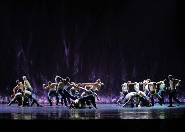 „Wieczór z Nederlands Dans Theater”: „Figures in extinction [1.0]” – chor. Crystal Pite, Simon McBurney. Fot. Joanna Miklaszewska