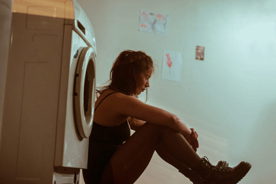 Zdjęcie: Lublin / 29. Międzynarodowe Spotkania Teatrów Tańca: Meno Ir Mokslo Laboratorja „A dance for washing mashine and a mother” – chor. Greta Grinevičiūtė