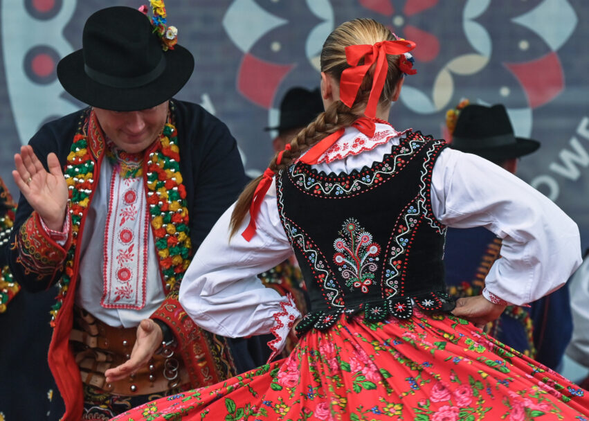 Zdjęcie: Między edukacją a estradą: przyszłość polskich zespołów ludowych