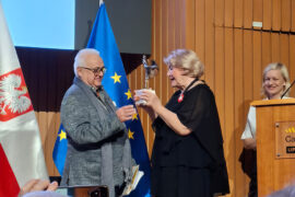 Zdjęcie: Barcelona: Janusz Smoliński uhonorowany statuetką „Perły tańca 2025”