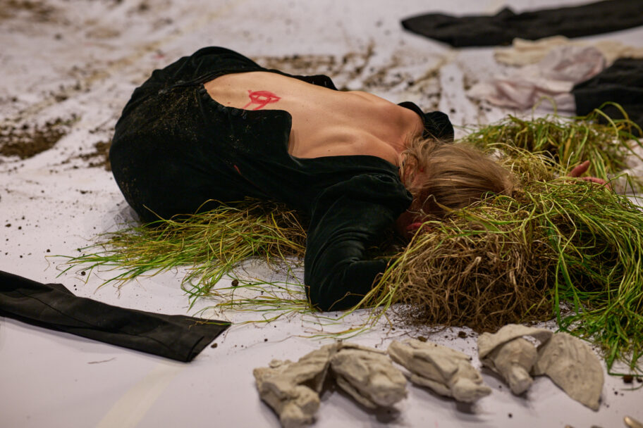 Zdjęcie: Szczecin: Teatr Kana „Chaos” – Aurora Lubos