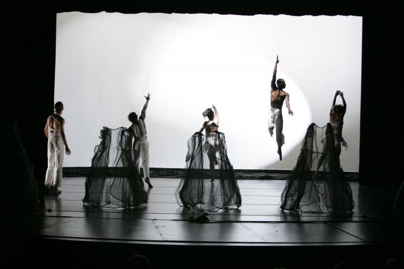 Zdjęcie: Nowy Jork: „Past, present & future” – projekt taneczny Jacka Łumińskiego, Jonathana Hollandera i Battery Dance Company
