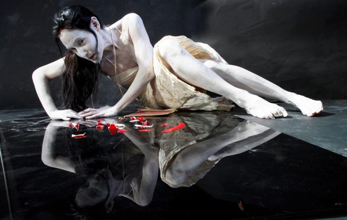 Zdjęcie: Warsaw: Maya Dunsky’s solo butoh piece “Table of Silence” to be presented next week