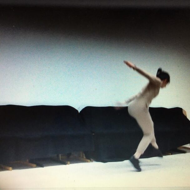 Zdjęcie: Łódź: Maria Zimpel – solo w ramach  wystawy „Poruszone ciała. Choreografie nowoczesności”