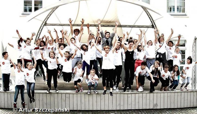 Zdjęcie: Olsztyn: Projekt dla dzieci „Lato przez pryzmat tańca i sztuk różnych” – rekrutacja