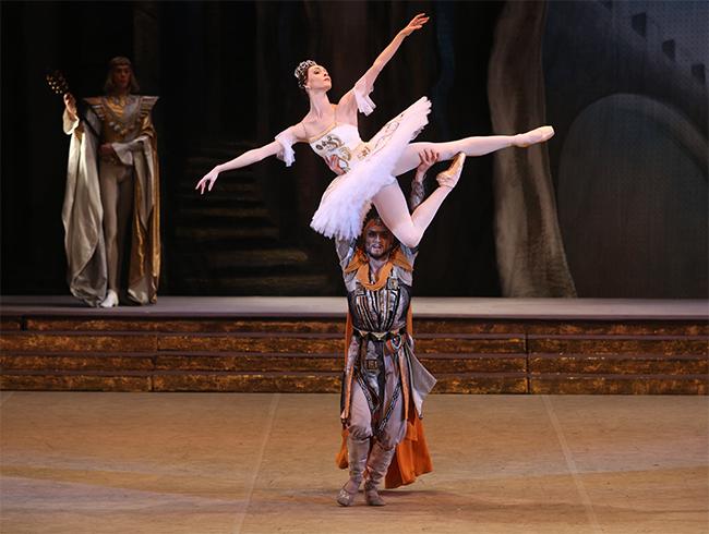 Zdjęcie: Bolshoi Ballet Live 2019/2020: Na rozpoczęcie sezonu – „Rajmonda”