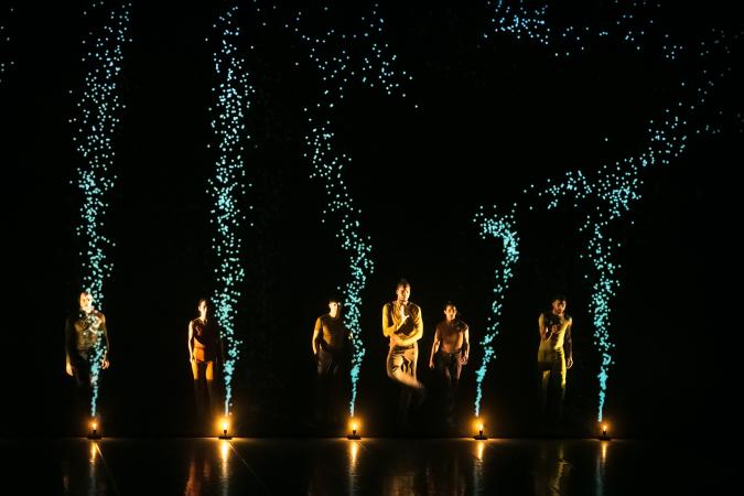 Zdjęcie: Taneczny matriks – recenzja spektaklu „Pixel” Mourada Merzoukiego