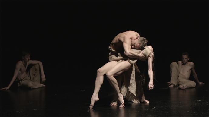 Zdjęcie: Czas urodzaju? – recenzja spektaklu „Żniwa” Polskiego Teatru Tańca