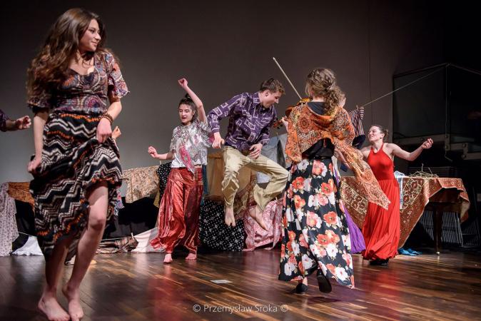Zdjęcie: Bytom/Cyganie znowu w drodze: Living Space Theatre  – warsztaty tańca i improwizacji