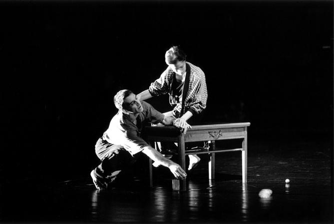 Zdjęcie: Łódź /ms2 Muzeum Sztuki/ „Przyjdźcie, pokażemy Wam, co robimy/O improwizacji tańca”: Lisa Nelson i Scott Smith „GO”