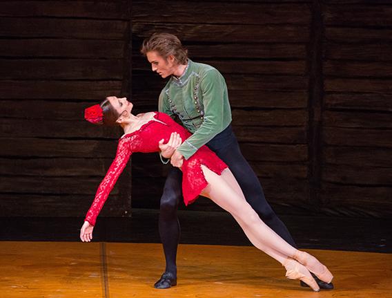 Zdjęcie: Kina w Polsce/Bolshoi Ballet Live 2018-2019: „Carmen-Suita”, „Pietruszka” – transmisja