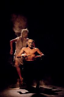 Zdjęcie: Warszawa/XIII Międzynarodowy Festiwal Sztuki Mimu: Teatr Tantehorse (Czechy) „Śmierć Markiza de Sade – On the Dark Road”/„Dante – Light in a Darkness”