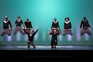 Zdjęcie: Warszawa/Teatr Wielki: Flying Steps „Red Bull Flying Bach”