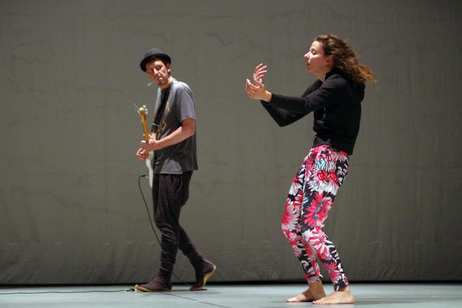 Zdjęcie: Poznań/Scena dla tańca 2014/Taniec w teatrze: Izabela Chlewińska, Tomasz Bergmann „DP1”