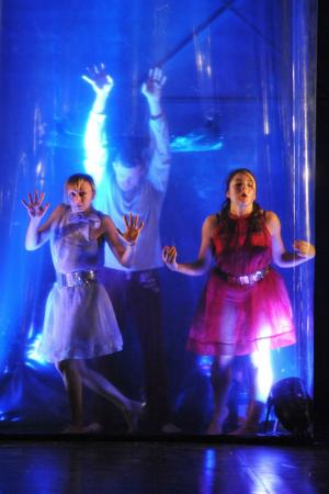 Zdjęcie: XX MPWFT „Strefa kontaktu”/Kalisz: Śląski Teatr Tańca–„Nie całkiem ciemny, nawet kolorowy” ODWOŁANE
